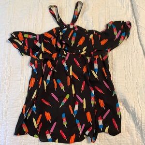 Fun pop cycle top! Size m